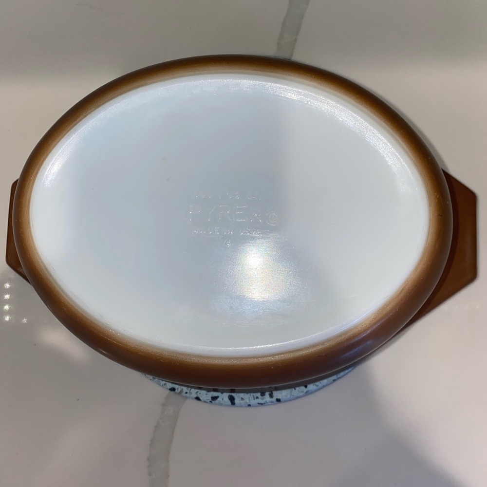 Vintage Pyrex Forest Fancies Brown Casserole Dish Gold Pattern Mixing Bowl - Picture 4 of 5